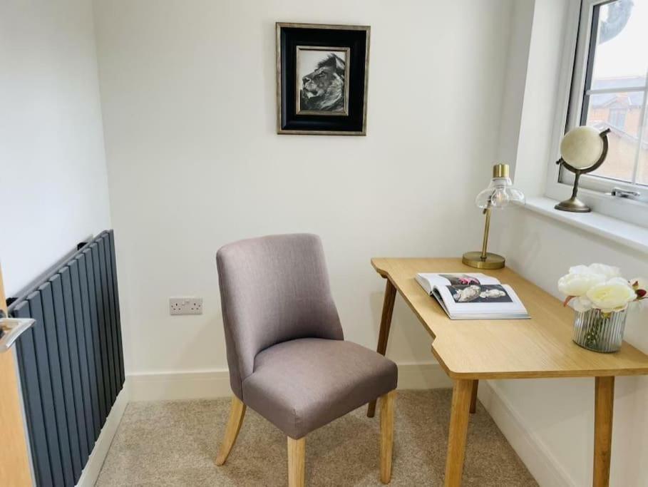 Charming Cottage Close To M4 Bridgend 브리젠드 외부 사진